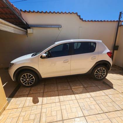 RENAULT SANDERO 1.6 16V SCE FLEX INTENSE X-TRONIC RENAULT SANDERO 1.6 16V SCE FLEX INTENSE X-TRONIC